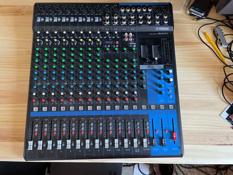 Yamaha MG16XU 16 Channel Analog Mixer 2016 - Present - Black