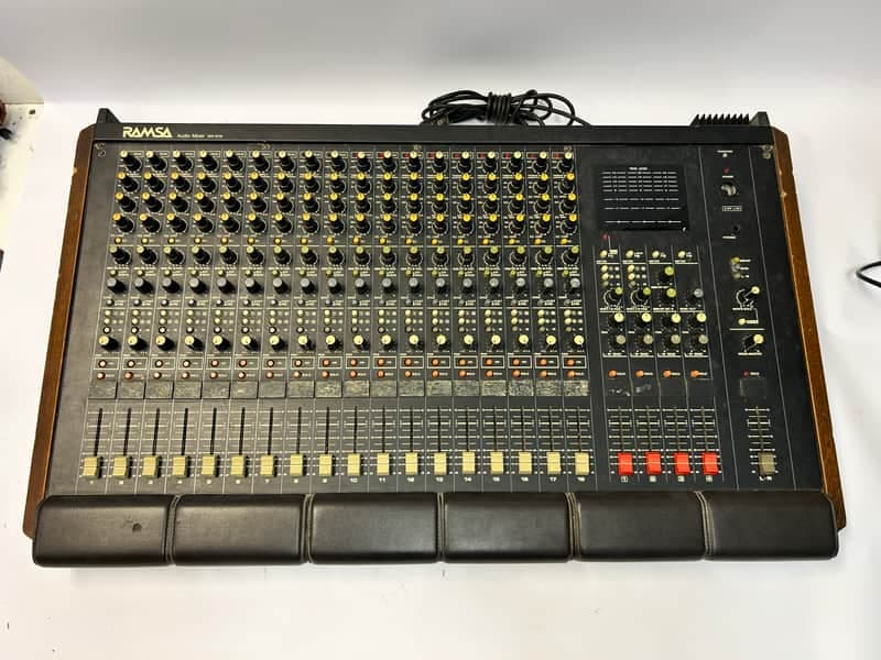 1980's VIntage Panasonic Ramsa 18 Channel WR-8118 Leather Brown Black MSRP