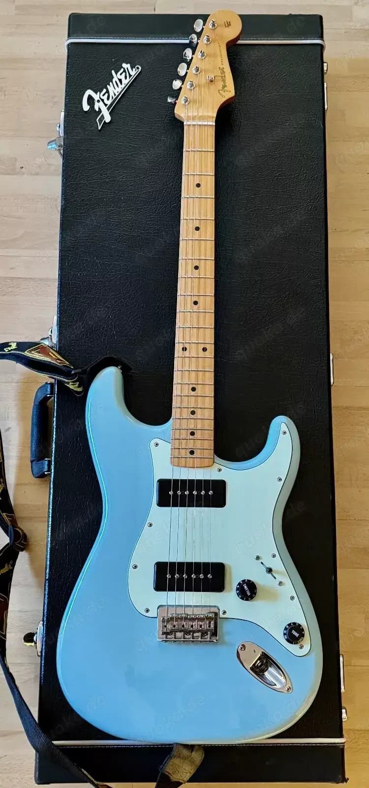 E-Gitarre Fender Stratocaster Noventa Strat MN (daphne blue) Mexico Custom Shop