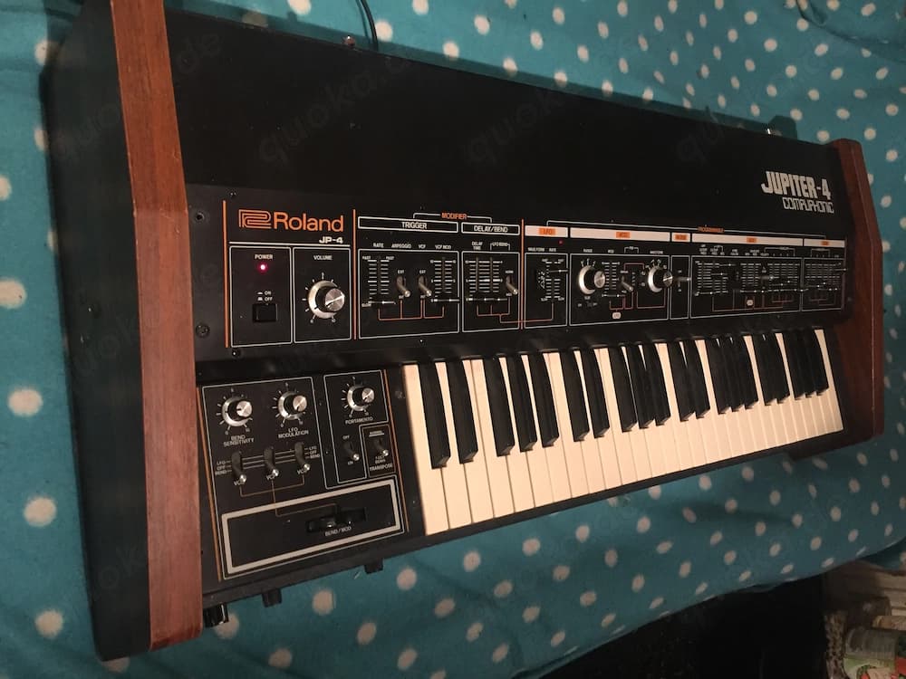 Analog Synthesizer Roland Jupiter 4 ,Korg Delta,-SUCHE DITO +50-60er E Git Amp Echo Braunradios+def.
