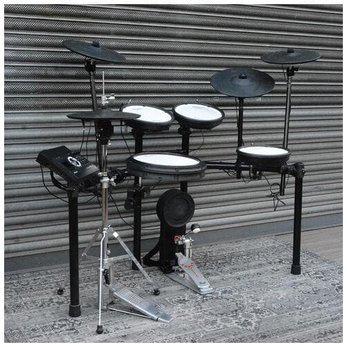 Roland Td17kvx Electronic Kit with Yamaha hi-hat stand and pearl pedal